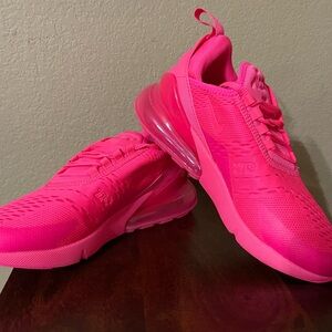 Authentic NEON PINK Nike 270! Excellent condition! 7.5